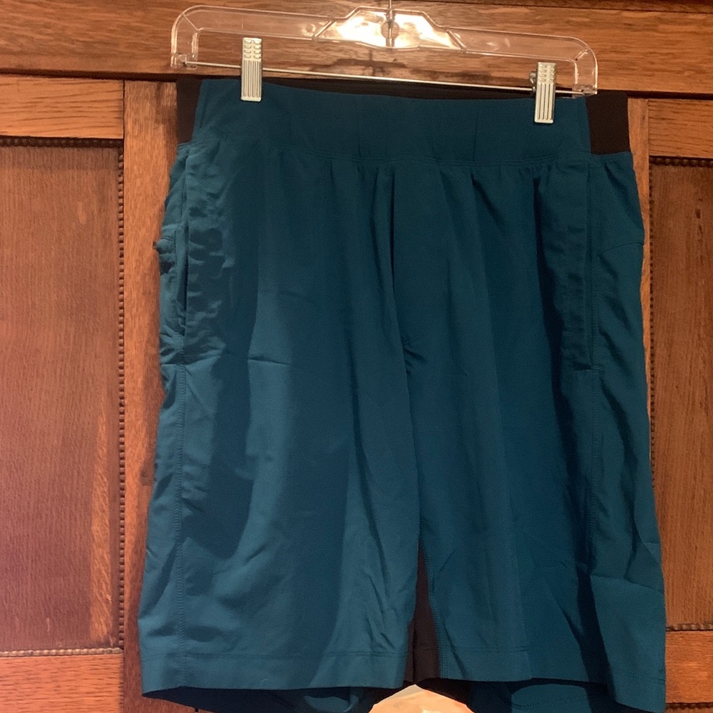 Lululemon athletica Deep Blue Men's Athletic Shorts. new without tags.